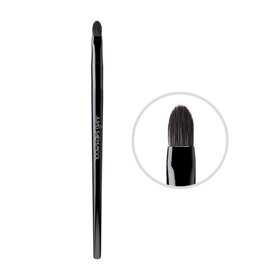 JUNG SAEM MOOL JUNG SAEM MOOL Masterclass Lip Line Brush - daily care - front bottle shot