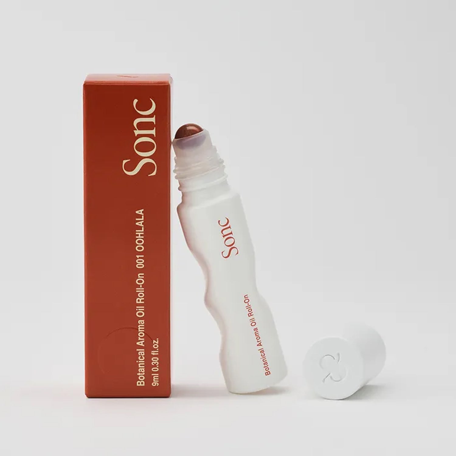 Sonc Sonc Botanical Aroma Oil Roll-On 001 Ooh La La - soothing - front bottle shot