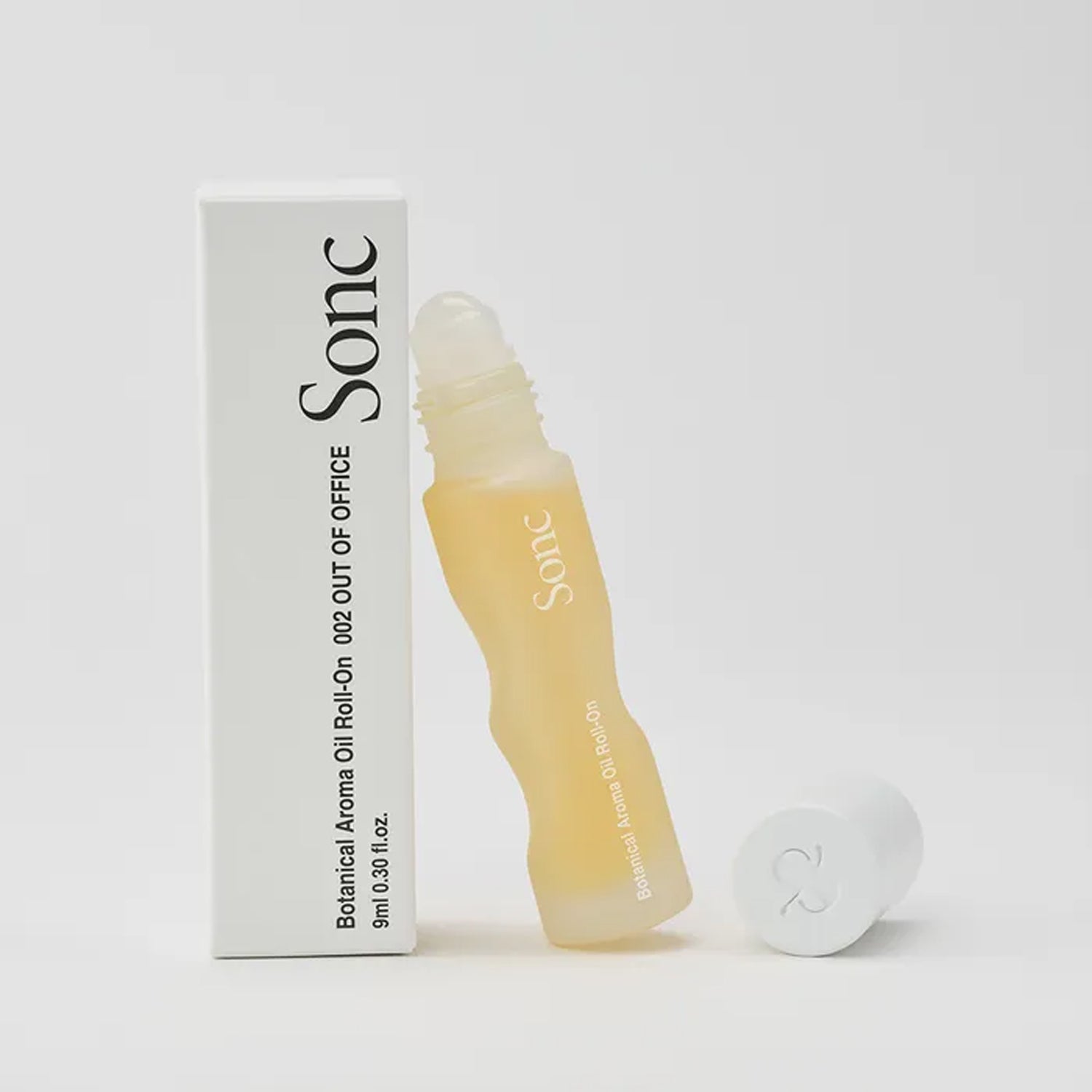 Sonc Sonc Botanical Aroma Oil Roll-On 002 Out of Office - exfoliating - front bottle shot